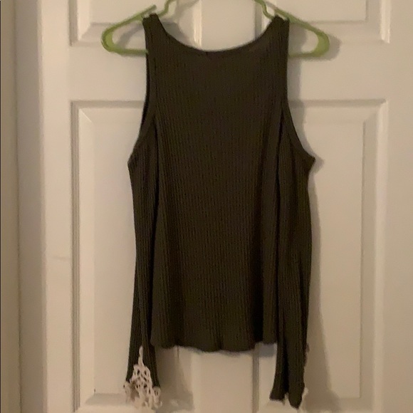 Knit sleeveless army green shirt - Picture 3 of 5